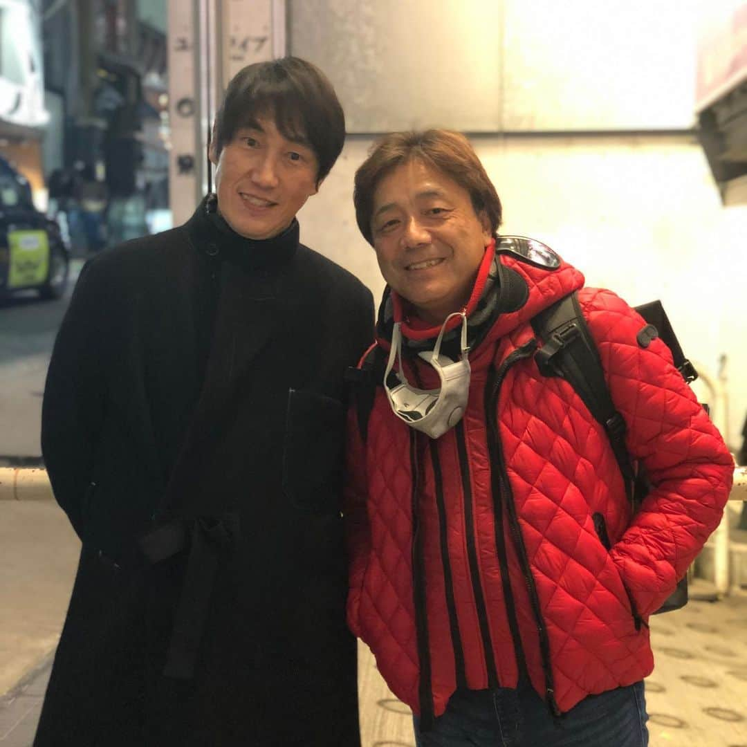 長江健次さんのインスタグラム写真 - (長江健次Instagram)「おっと！忘れてたwww  映画『ひとくず』の監督､主演､脚本の上西さんとのツーショット❗️ 映画を見て不覚にも⁈www 号泣…全国にどんどん上映が増えています。 是非御覧下さい。  ま、敢えて言いますが…上西君…大阪第一学区の同級生､僕が渋谷高校､上西君は箕面東…ご縁です。」1月18日 10時21分 - nagaekenji0717