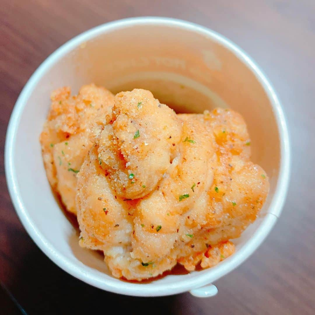 安藤瞳さんのインスタグラム写真 - (安藤瞳Instagram)「北海道にしかないコンビニ✨ セイコーマートの唐揚げ美味しすぎる😍」1月18日 10時41分 - hitomiandoh