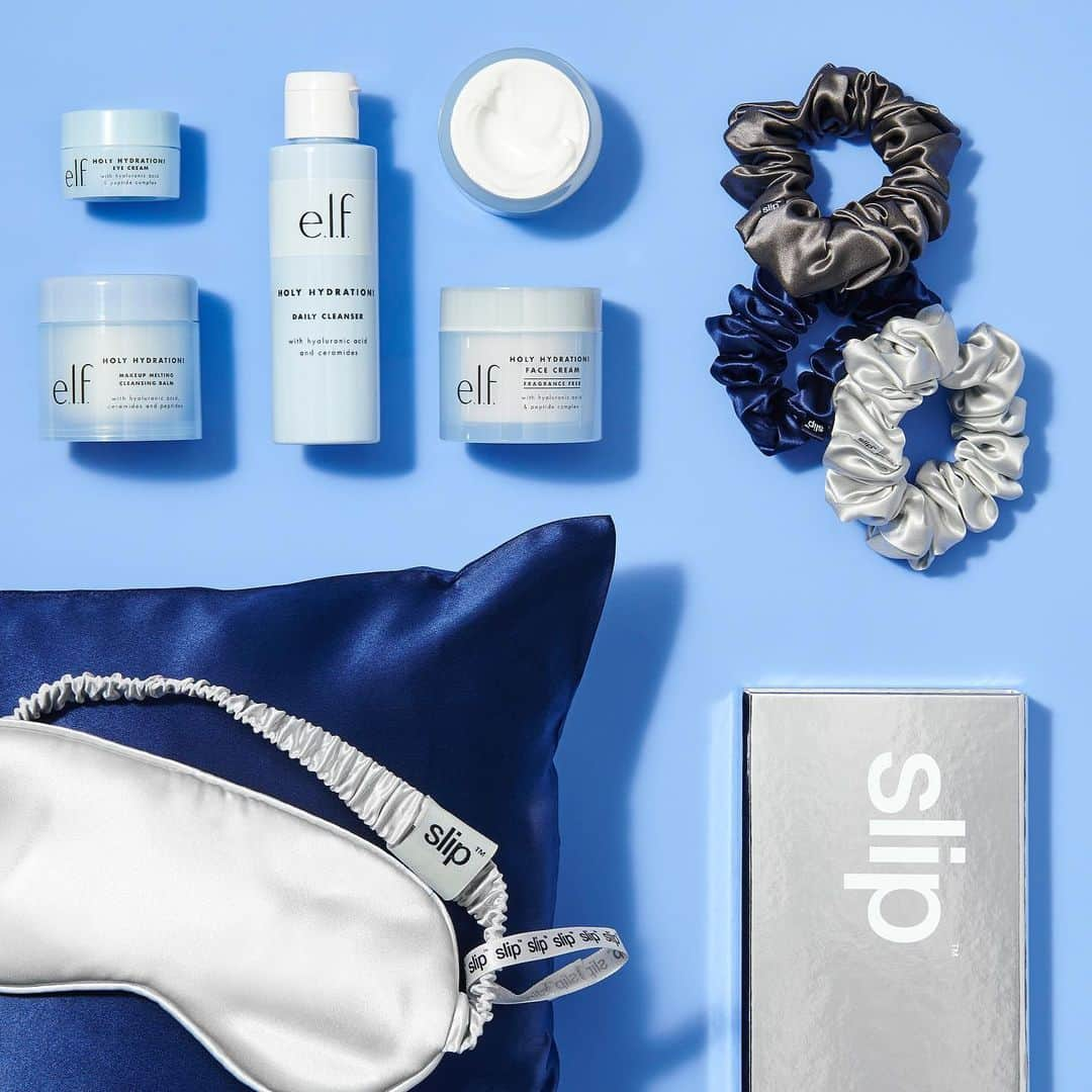 e.l.f.さんのインスタグラム写真 - (e.l.f.Instagram)「We’re dreaming 💙 #GIVEAWAY! We’ve partnered with @slipsilkpillowcase for a luxurious nighttime routine giveaway 💤 🛌 ☁️  2 lucky winners will receive: ✨$100 gift card to @elfcosmetics  ✨$100 gift card to @slipsilkpillowcase   Rules: [1] Follow @elfcosmetics and @slipsilkpillowcase  [2] Tag two (or more!) friends in the comments. Each tag counts as a separate entry. *BONUS: share this post to your IG Stories and tag us!  Giveaway starts now and ends Friday, January 22nd at 9am PT. NO PURCHASE NECESSARY. The two winners will be chosen and contacted via direct message. Void where prohibited. #eyeslipsface #elfingamazing #elfcosmetics #crueltyfree #vegan」1月18日 10時43分 - elfcosmetics