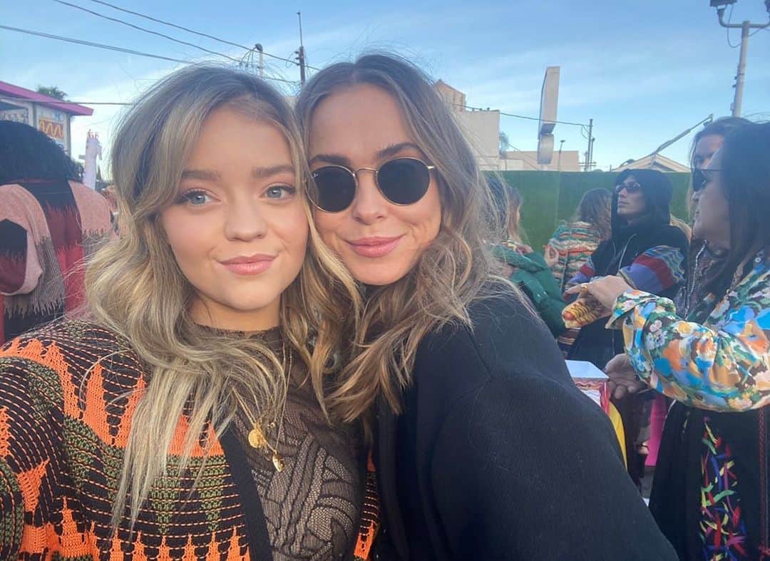 のインスタグラム：「Franz, you make the world brighter. I love everything about you. Happy happy birthday !! 🤍🕊」
