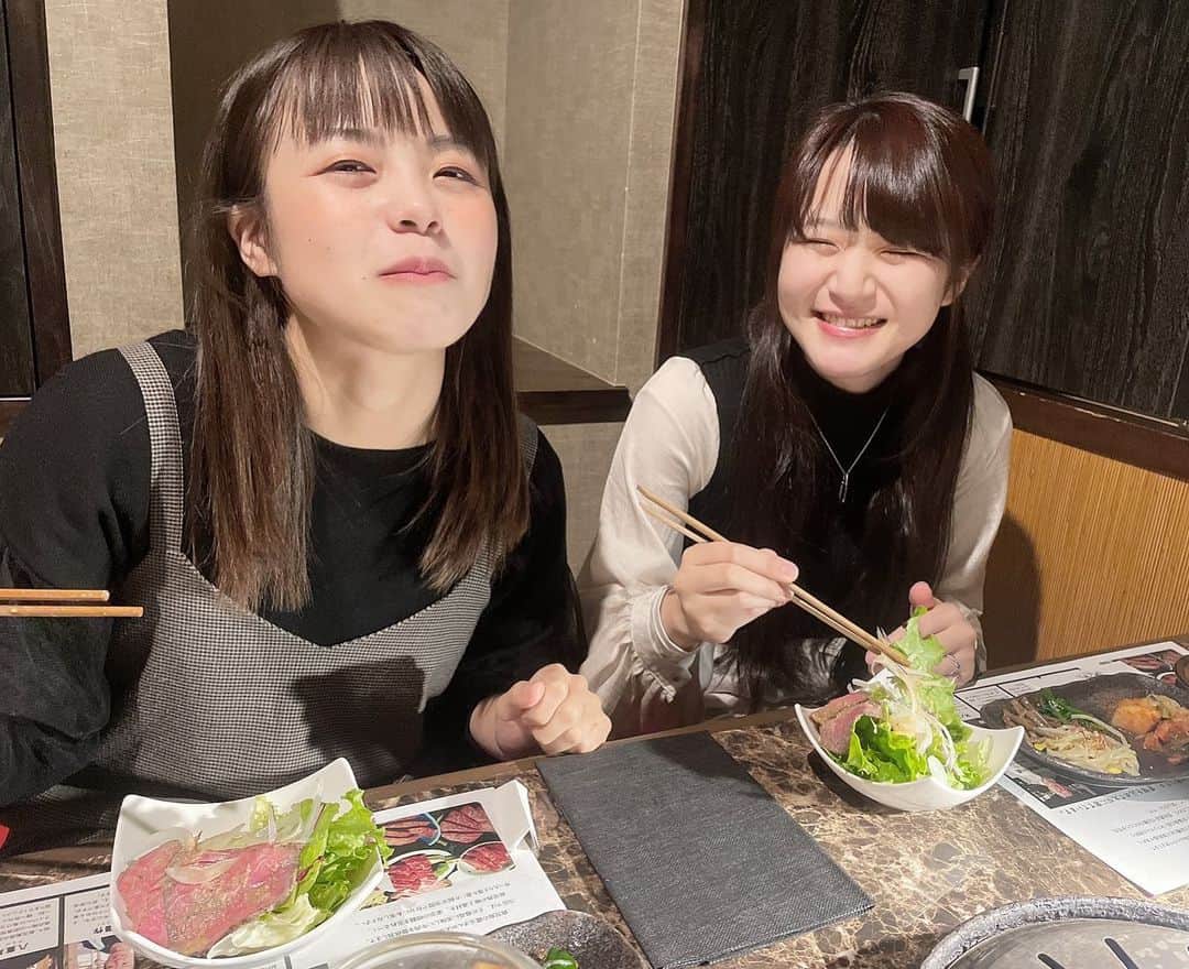 のインスタグラム：「この姉妹どーですか？❤ ・ ・ ・ #仲良し姉妹 #姉妹   #恵比寿マスカッツ #役者 #グラビア #gravure #Japanese #泳裝 #수영복 #그라비아 #japanesegirl #Asianbeauty  #asiangirls#일상 #フォローミー #instagood #instadaily #followme #instalike #japapesegirl #笑顔の押し売り」