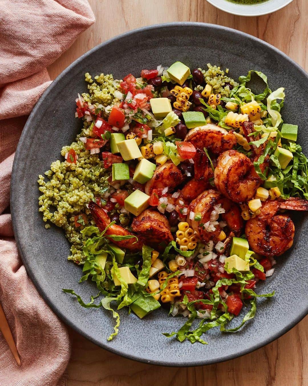 Gaby Dalkinのインスタグラム：「Avocado Shrimp Quinoa Bowls with everyone’s fav vinaigrette are on this weeks meal plan!! Healthy / Colorful / and 10000% DELISH!! Full meal plan with 6 nights of meals and breakfast and treats up on the blog + linked in my profile」
