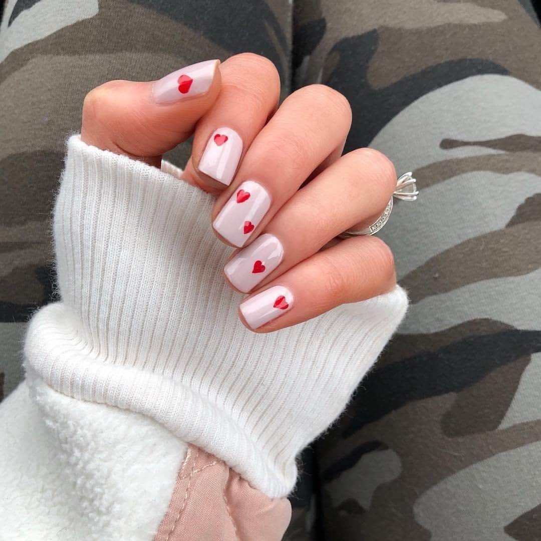 OPIさんのインスタグラム写真 - (OPIInstagram)「Is it too early to start sharing #VDay mani inspo? Asking for a friend.  Shade: #DontBossaNovaMeAround  By: @hjs_nails  #OPIObsessed #ColorIsTheAnswer #NOTD #NailSwag #NailsOfInstagram #NailsOnFleek #NailPolish #Nails #OPI #Valentinesday #valentinesdaynails #OPINailArt #OPIcons」1月18日 11時00分 - opi