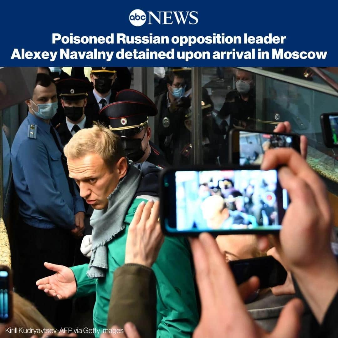 ABC Newsさんのインスタグラム写真 - (ABC NewsInstagram)「Russian opposition leader Alexey Navalny has been detained by police at a Moscow airport shortly after returning to Russia for the first time since he was poisoned with a nerve agent this summer. MORE AT LINK IN BIO.」1月18日 11時01分 - abcnews