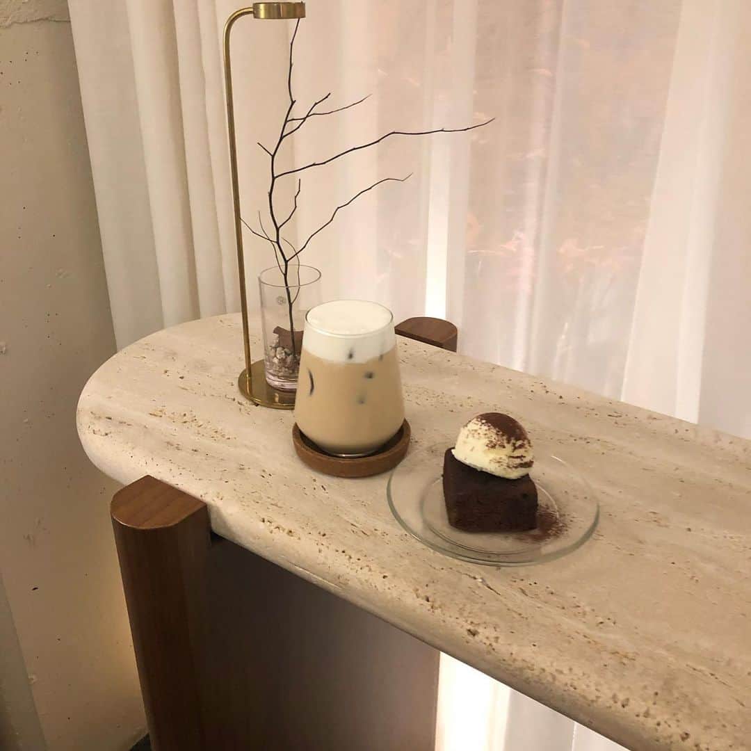kannnaのインスタグラム：「☕️🫖🍨🤎」