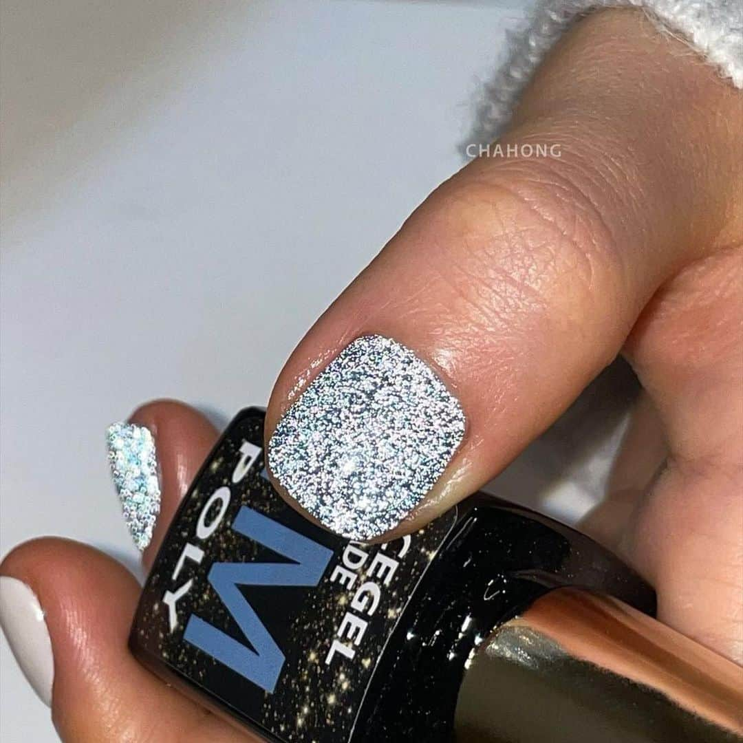 Icegel Nailさんのインスタグラム写真 - (Icegel NailInstagram)「풀컬러링만 해봐도 알아요!!! 완벽한 반사 반짝임🤩 완벽한 색감✨✨ 완벽한 레벨링 ✌️✌️✌️ 아이스젤 온오프젤  Repost @lsmnailart ・・・ 핫한 건 무조건 해봐야죠✨ #아이스젤 #온오프젤 #후레쉬젤 #반사젤  ㅤㅤㅤㅤㅤㅤ  예약문의  프로필 오픈카톡 빠른예약  02-545-8520  ㅤㅤㅤㅤㅤ ㅤㅤㅤㅤㅤㅤ @chahong.official @chahong_official #차홍아르더이승민」1月18日 20時26分 - icegelnail