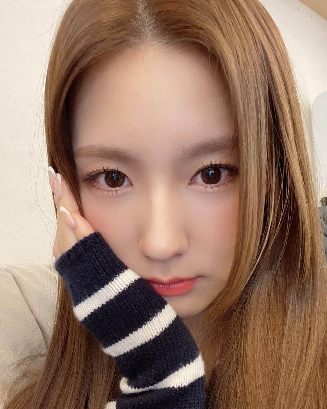 (G)I-DLEさんのインスタグラム写真 - ((G)I-DLEInstagram)「[#미연] 셀카놀이☺️😋💕」1月18日 20時35分 - official_g_i_dle