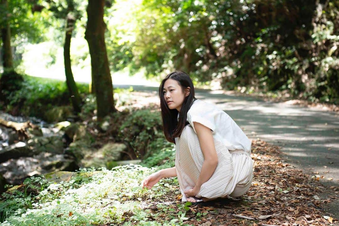 小篠恵奈さんのインスタグラム写真 - (小篠恵奈Instagram)「私の大好きな滝の近く。夏の終わり。  📷　@a.smidori」1月18日 20時35分 - koshino_ena