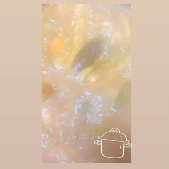 木部さんのインスタグラム：「今晩は、スープカレーだおー！﻿ ﻿ ﻿ ﻿ ﻿ ﻿ ﻿ ﻿ #スープカレー　#カレー部 #ぽかぽか #あったかいんだからぁ #夜ごはん #あったまる#おいしい😋 #1月　#2021年 #soupcurry #currystagram #hotmeal #dinnertime #yumyum #january2021」