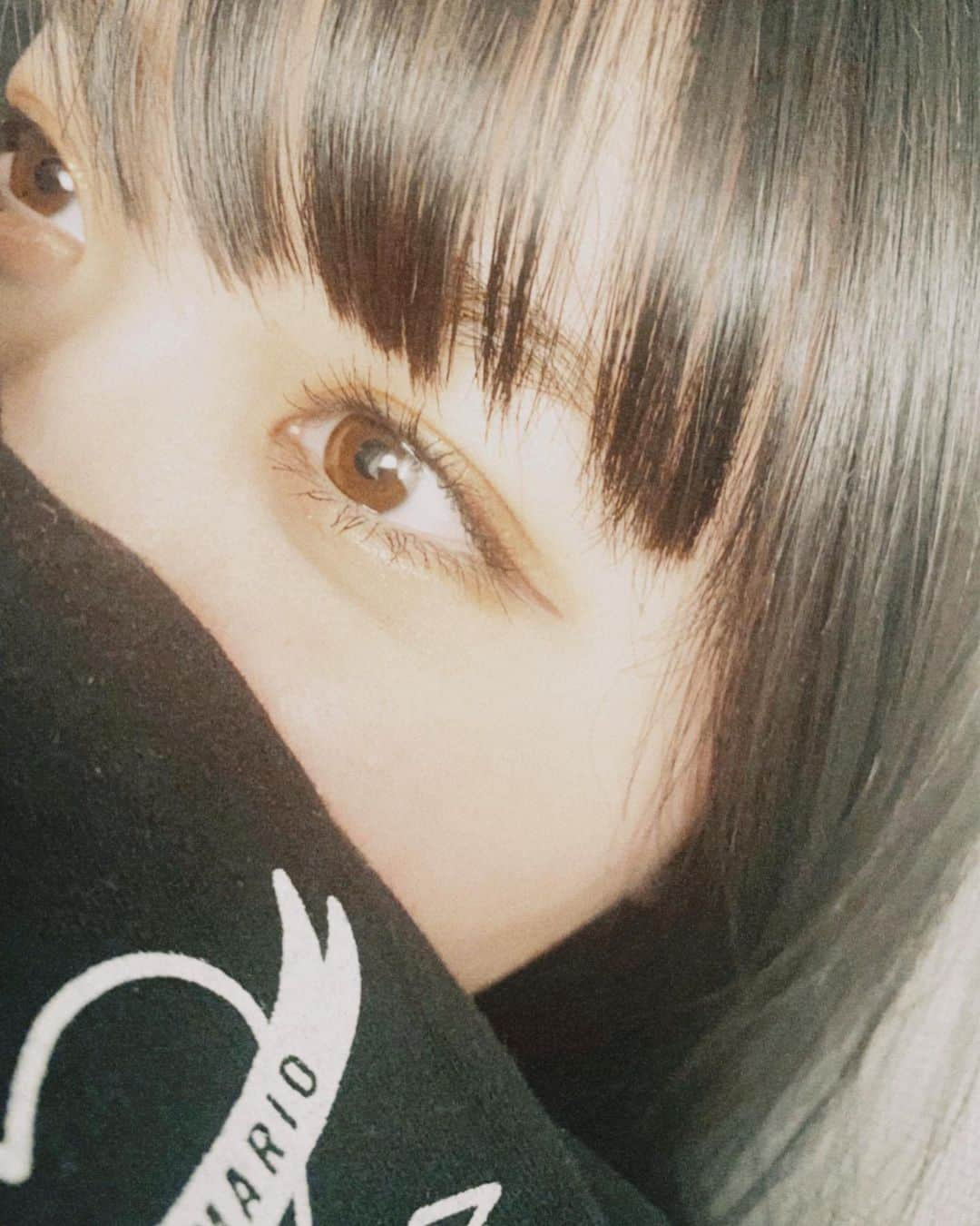 若林真帆さんのインスタグラム写真 - (若林真帆Instagram)「👁🤍 ・ メイクって毎回違う発見があって楽しいです まつ毛はバサバサがすき！！😂 #メイク #目 #若林真帆」1月18日 20時48分 - mhopu_