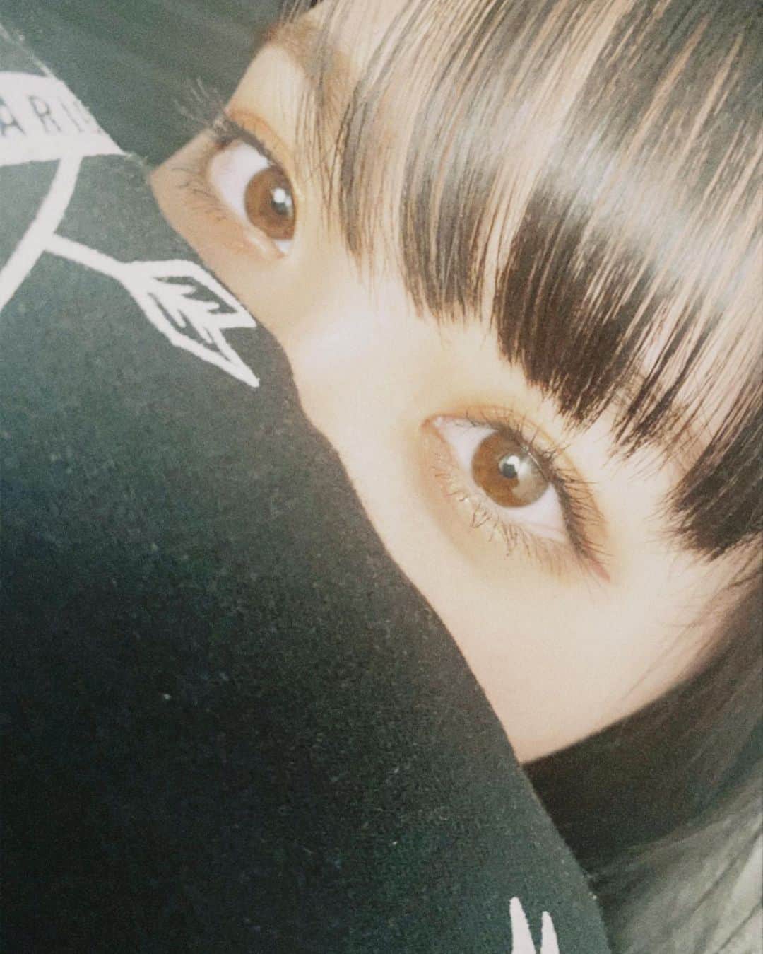 若林真帆さんのインスタグラム写真 - (若林真帆Instagram)「👁🤍 ・ メイクって毎回違う発見があって楽しいです まつ毛はバサバサがすき！！😂 #メイク #目 #若林真帆」1月18日 20時48分 - mhopu_