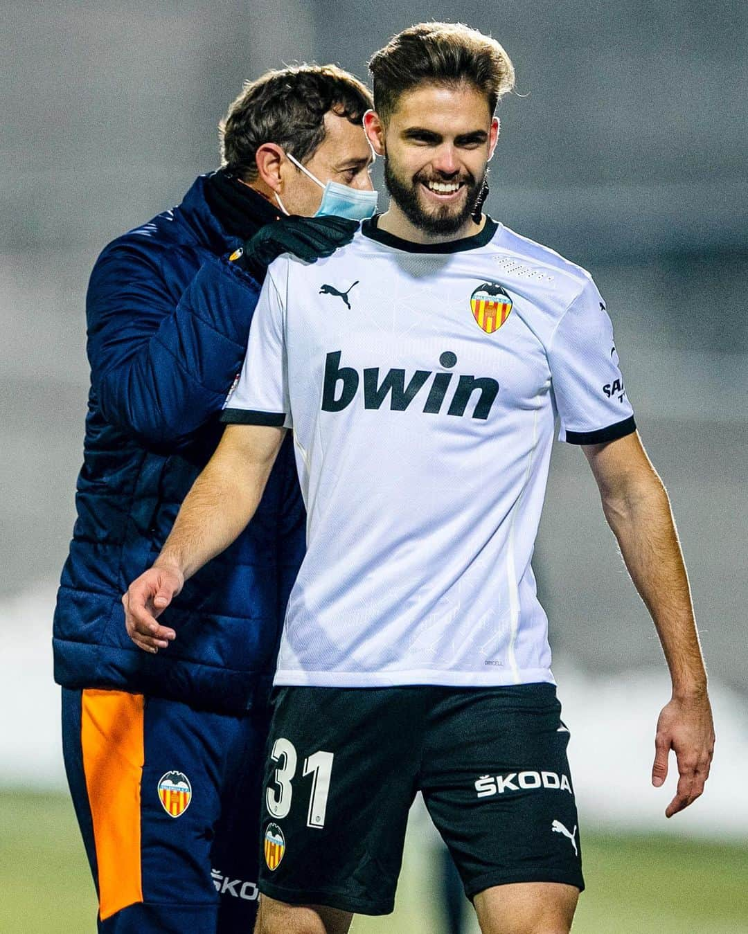 バレンシアCFさんのインスタグラム写真 - (バレンシアCFInstagram)「😍 Our VCF ACADEMY representing 🔥🦇  ➡️ 9 jugadores con pasado en la @academiavalenciacf participaron en la victoria ante el @adalcorconsad ⚽️  #AMUNTValencia #VCFAcademy #VCF #copadelrey」1月18日 20時59分 - valenciacf