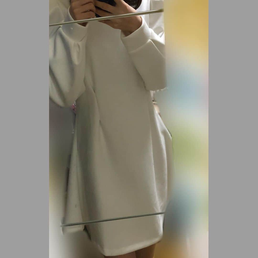 大塚美波さんのインスタグラム写真 - (大塚美波Instagram)「白◻🤍  #韓国ファッション #韓国通販」1月18日 21時07分 - _mi7mi12_