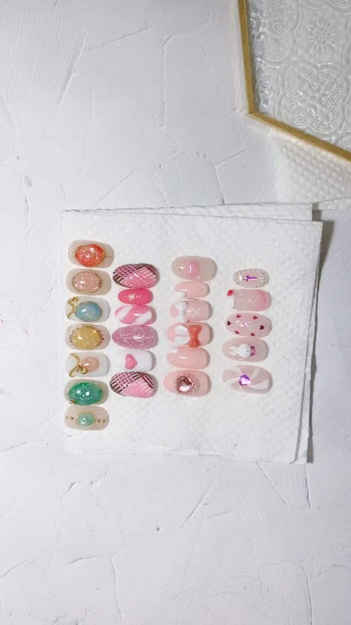 のインスタグラム：「①はグリッターを混ぜてゆめかわカラーにします✨ ① mix glitter to make Yumekawa color ✨⠀ ⠀  PREGEL・Betty gel・きまぐれキャット・PREANFA・PREXY商品は、ネイリストの方は↓ ⠀ プリモール @nail_premall ⠀ http://gelnailshop.com/ ⠀ ⠀ キャンディポケット @candypocket_official ⠀ http://www.beautysupport.jp/sm/script_main/shoptop.php ⠀ ⠀ セルフの方は↓ ⠀ ジョイアート @joyartofficial ⠀ http://joyart.biz/ ⠀ ⠀ にて購入頂けます☺️⠀⠀  ⠀ @pregelofficial @bettygel_official @kimagure_cat_whim @prexyofficial ⠀ #nail #nails #nailart #ネイル #美甲 #ネイルアート  #japanesenailart #manucure #japanesenails #manicurist #gelnails #أظافر #네일아트 #미용 #vẽmóng #valentinenails #バレンタインネイル #バレンタイン #chocolate #チョコネイル  ⠀」