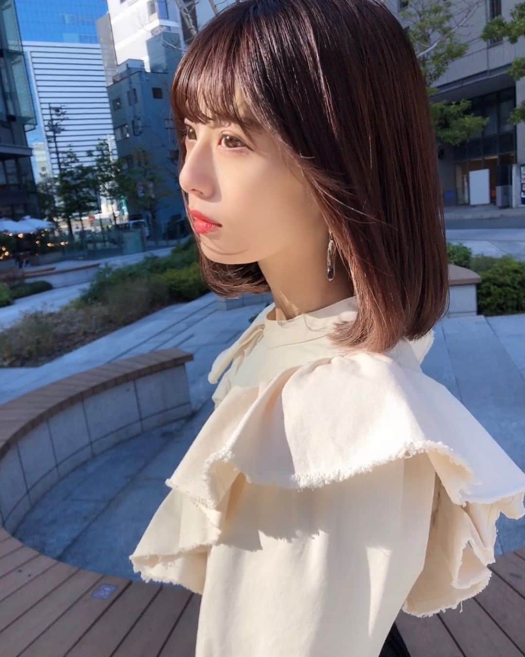 のインスタグラム：「これ動画のスクショ(笑)﻿ ﻿ 光盛れだ〜〜﻿ ﻿ ﻿ ・﻿ ・﻿ #名古屋サロン #名古屋美容室 #名古屋美容院 #ヘアカラー #ヘアスタイル #巻き髪 #サロモ #サロンモデル #ボブ #ボブヘアー #ボブスタイル #横顔」