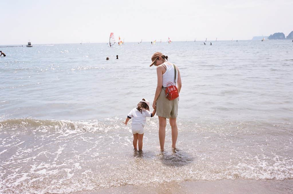 垣内彩未さんのインスタグラム写真 - (垣内彩未Instagram)「🌊🌞👩‍👧」1月18日 21時11分 - kakiuchiayami