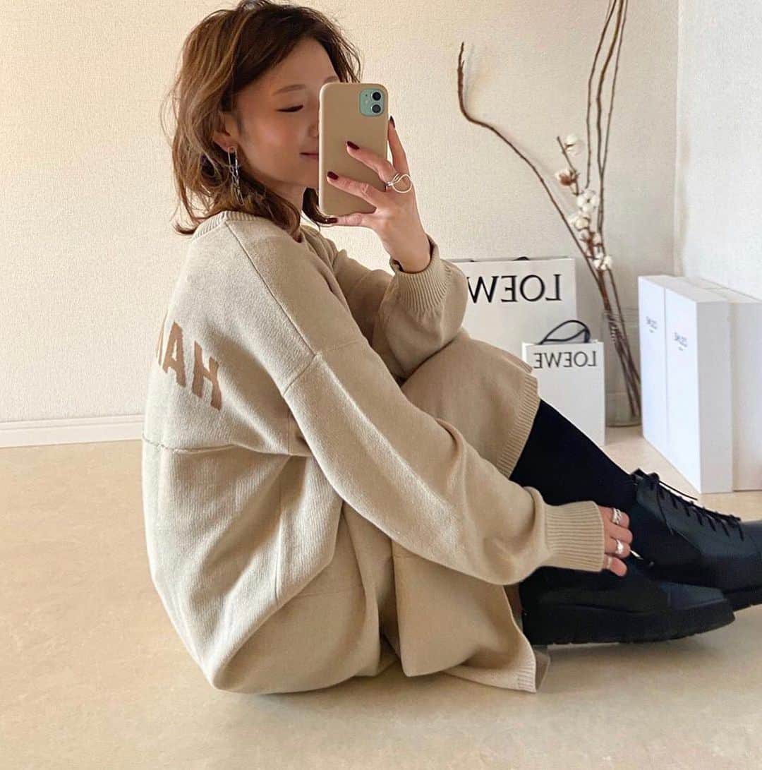 のインスタグラム：「Photo by @midopei  ﻿ ﻿ ﻿ ﻿ 大きめのバックロゴが目を引く﻿ ニットワンピースは﻿ 1枚で着てもこなれた印象に。﻿ ﻿ 体のラインを拾いにくい﻿ ゆるやかなシルエットは﻿ おうちコーデにもぴったりです💯﻿ ﻿ ﻿ ﻿ ﻿ ﻿ ﻿ 今なら2BUY20%3BUY30%OFFキャンペーン開催中！﻿ ﻿ ﻿ アイテム詳細はタグ🏷﻿ もしくは﻿ @ciaopanictypy ﻿ トップページ内URLからご覧ください☑︎﻿ ﻿ ﻿ ﻿ ﻿ ﻿ @midopei  素敵なお写真をありがとうございました♡﻿ ﻿ ﻿ ﻿ ﻿ ﻿ ﻿ ﻿ ﻿ ﻿ ﻿ ﻿ ﻿ ﻿ #ciaopanictypy  #チャオパニックティピー #ティピーコーデ #レディースファッション #レディースコーデ #レディース #ママコーデ #ママファッション #fashion #ladiesfashion #cordinate #プチプラコーデ #プチプラ #ニットワンピース #ワンピース #ワンピース #ワンピースコーデ #おうちコーデ ﻿ ﻿ ﻿ ﻿ ﻿」