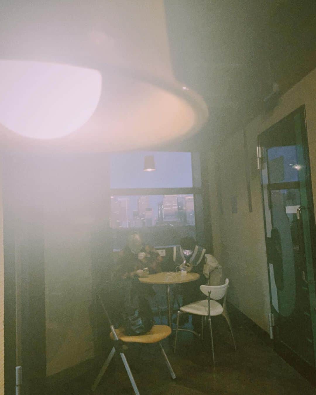 のインスタグラム：「温かい飲み物を飲みたくなる写真🤳  #ココア #コーンポタージュ  #ブラックコーヒー #カプチーノ #どれが好き ?」