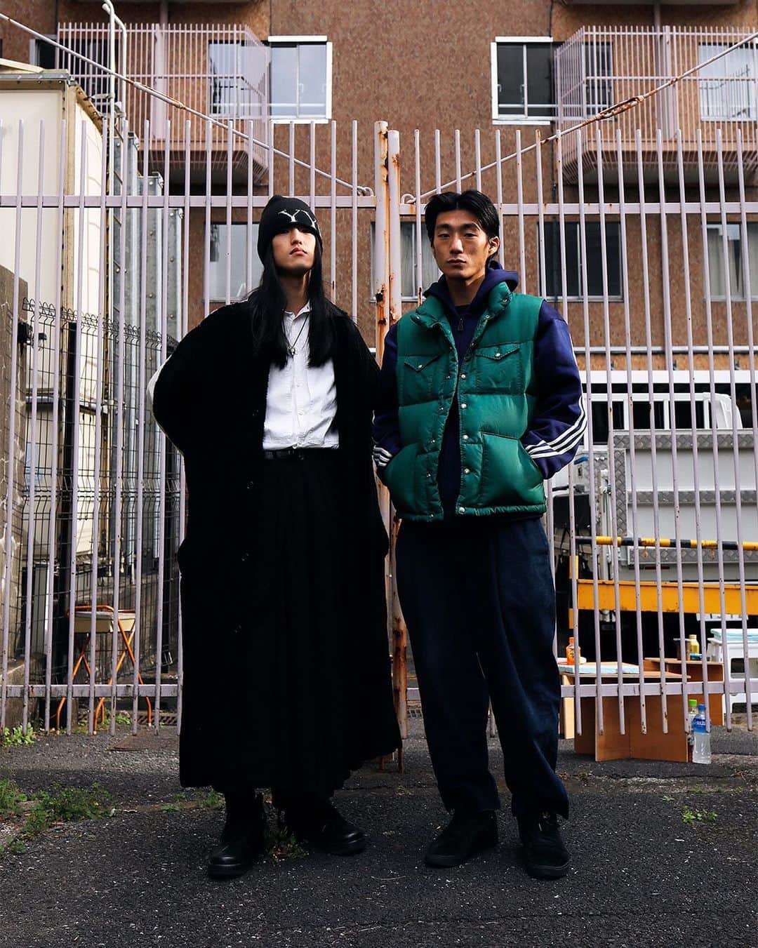 のインスタグラム：「TOKYO STREET STYLE⁣⁣S Name: @kyoheihattori @yoshinori__y  #streetstyle#droptokyo#tokyo#japan#streetscene#streetfashion#streetwear#streetculture#fashion#ストリートファッション#コーディネート ⁣⁣ Photography: @dai.yamashiro」