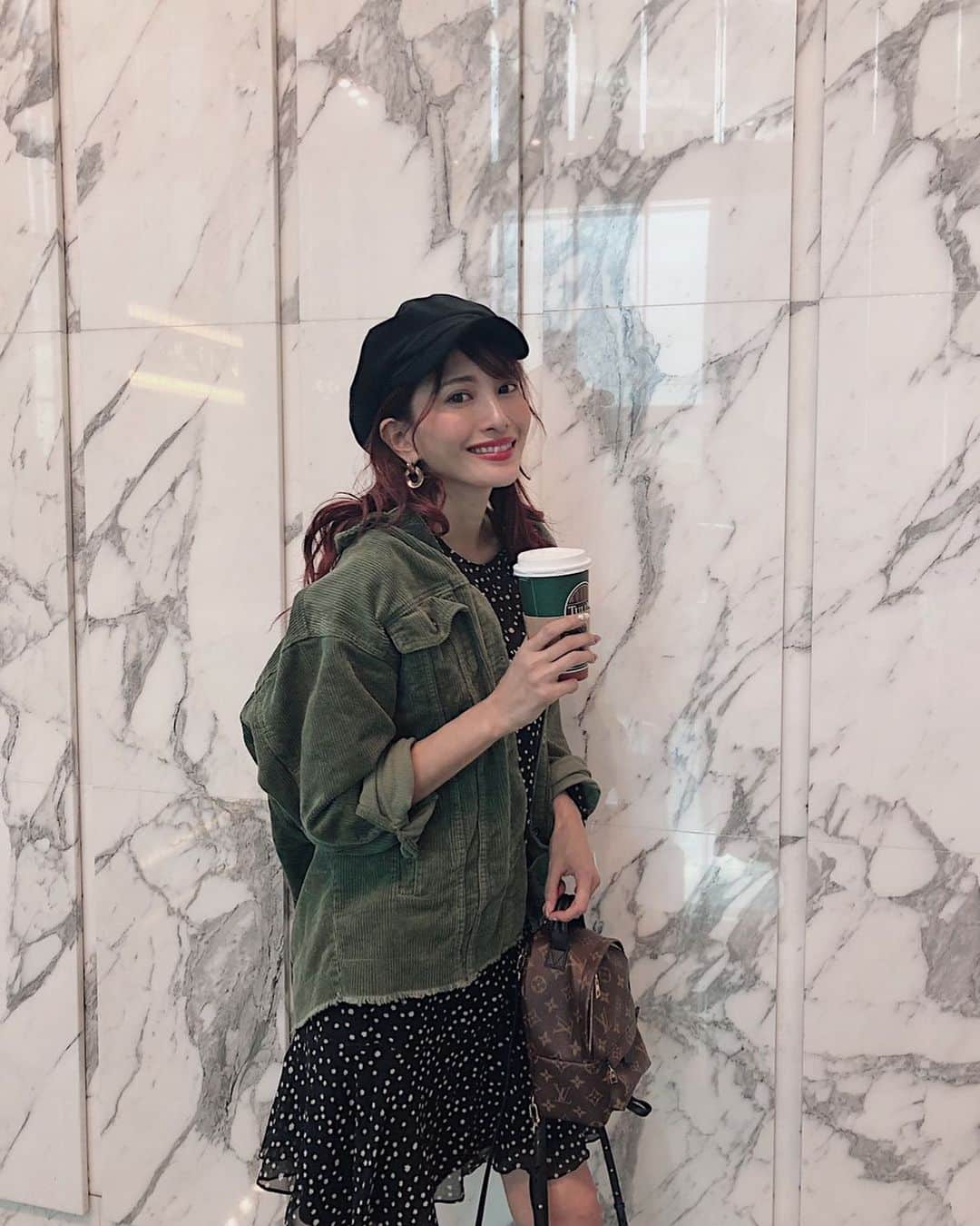 ANNA 杏奈のインスタグラム：「早く春来ないかな～♥️  . .  #ootd #コーデ #モデル #ファッション #travel #旅行 #化粧  #model #coordinate #ヨガ  #yoga  #東京 #fashion  #tokyo #trip #travel #tbt #hawaii #waikiki #official #客室乗務員　#おしゃれさんと繋がりたい #美容好きな人と繋がりたい」