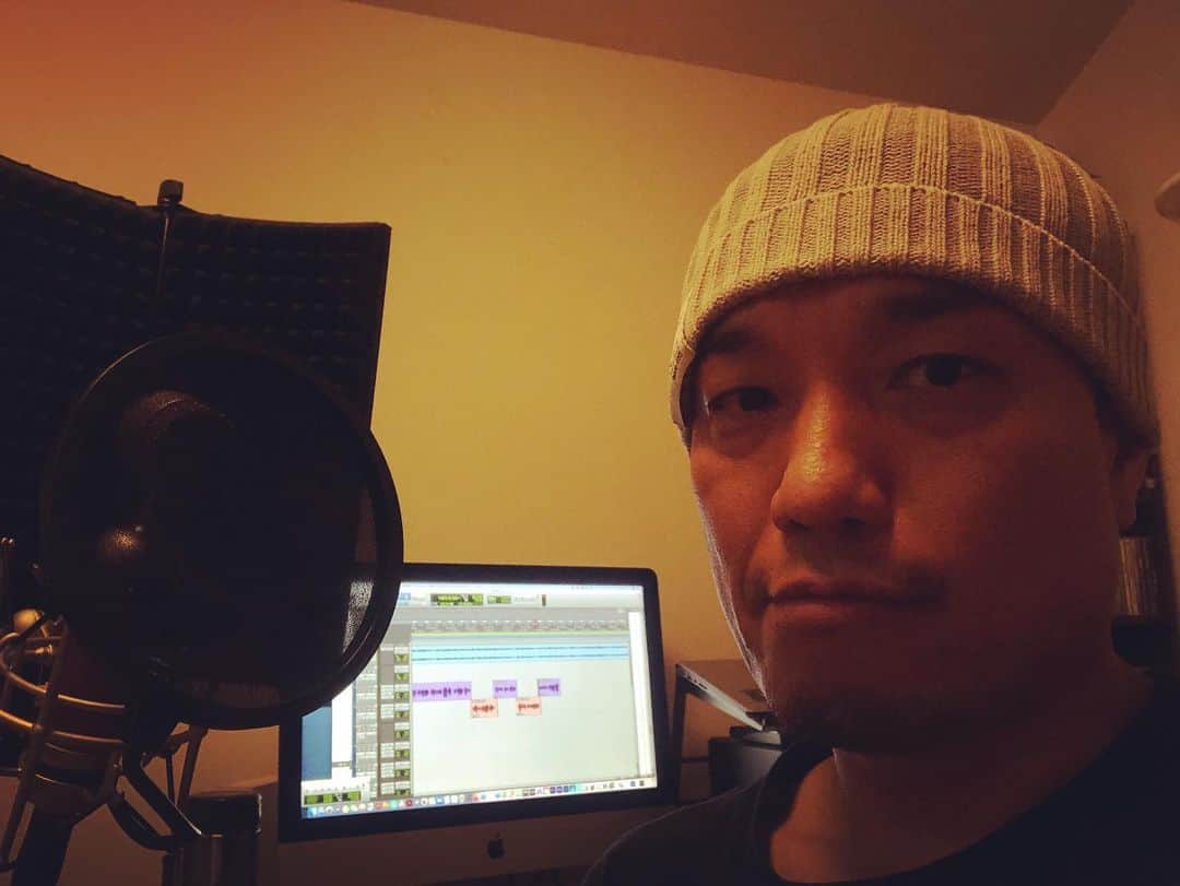 HI-Dのインスタグラム：「去年の秋から某アーティストのアルバム全曲を制作してます。 編曲・アレンジ以外の作詞作曲・コーラスは全部やらせてもらっています。 編曲・アレンジ、サウンドプロデュースはUS在住の大物prod.が担当。 新しいチャレンジはいつも楽しい。 今回のチャレンジもめちゃ良い感じで進行中。 全曲揃うまでもう少し。 イイ感じだ。」