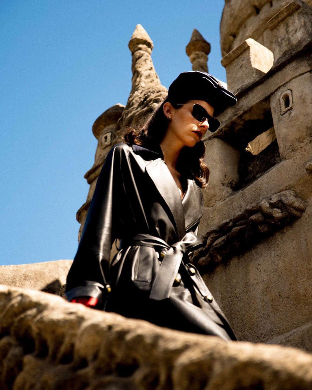 ランバンのインスタグラム：「Black leather trench coat. #LanvinSS21」
