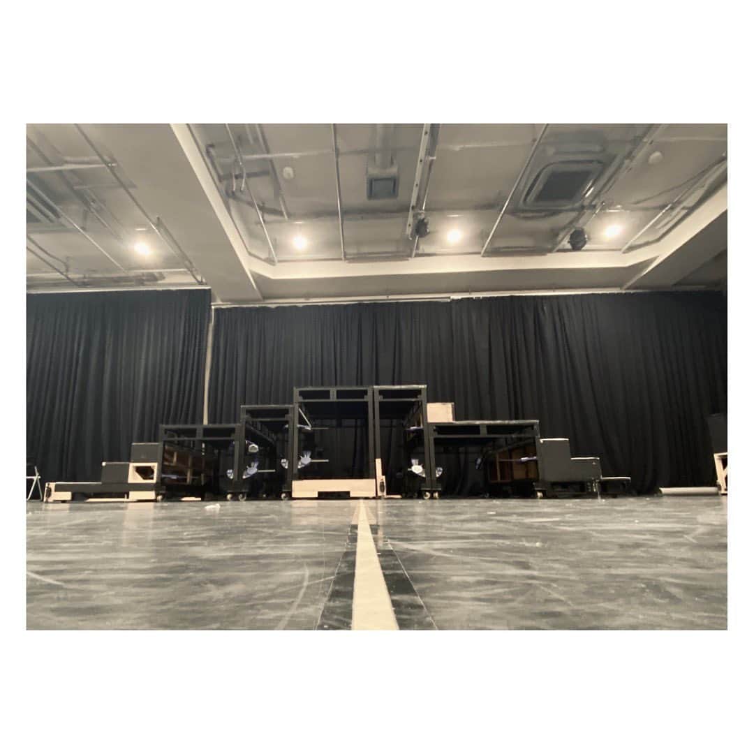 猪野広樹のインスタグラム：「稽古全日程終了。　ありがとうたくさん悩ませてくれた稽古場。　  そして、制作の皆様、万全の感染対策をありがとうございます。　  感謝！」