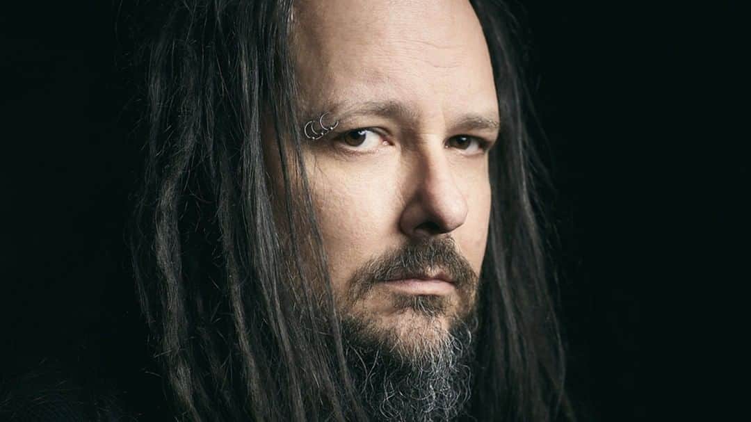 Kerrang!さんのインスタグラム写真 - (Kerrang!Instagram)「Happy 50th birthday to the one and only Jonathan Davis! 🎉 What’s your most favourite Korn lyric ever? 🤘 ⠀⠀⠀⠀⠀⠀⠀⠀⠀ 📸: @jonathan.weiner ⠀⠀⠀⠀⠀⠀⠀⠀⠀ @officialjonathandavis @korn_official #kerrang #kerrangmagazine #jonathandavis #korn #numetal #altmetal #alternativemetal」1月18日 21時51分 - kerrangmagazine_