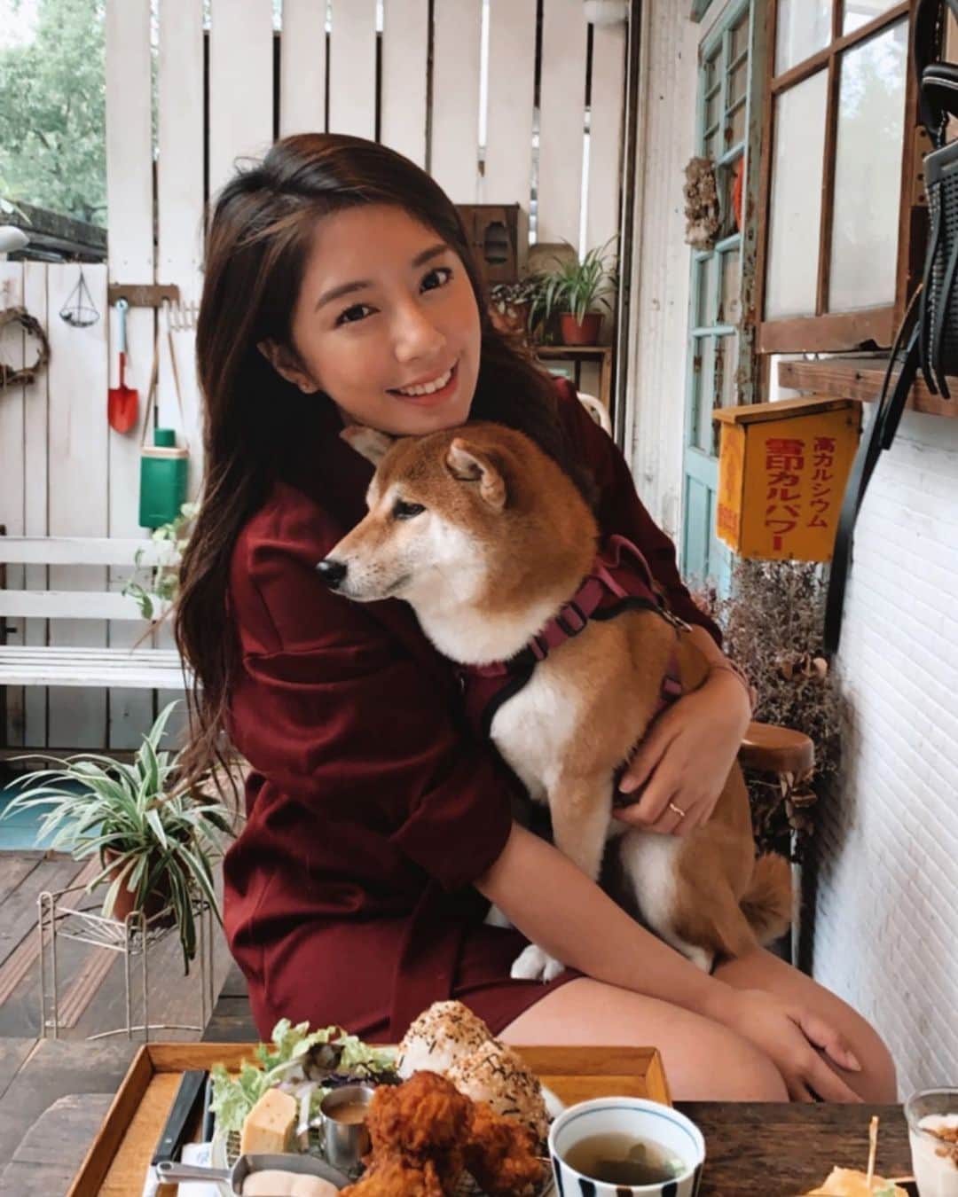 辜莞允（Nono Ku）のインスタグラム：「偷閒的早午餐之 對於冬天有陽光可以坐戶外這件事真的心懷感恩😌 #還遇到戴耀起好帥超帥好開心」