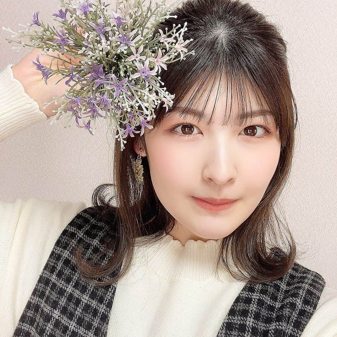 三谷美優さんのインスタグラム写真 - (三谷美優Instagram)「・ 外に出る機会がないので家で撮りました🐈  #ミスオブミス #ミスオブミス2020 #ミスオブミス2021 #mom #mom2021 #missofmiss #ミスコン #ミス日大 #日大 #準グランプリ #おうち時間 #ハーフアップ #ハーフアップアレンジ #ドライフラワー」1月18日 21時52分 - misaki_miss02