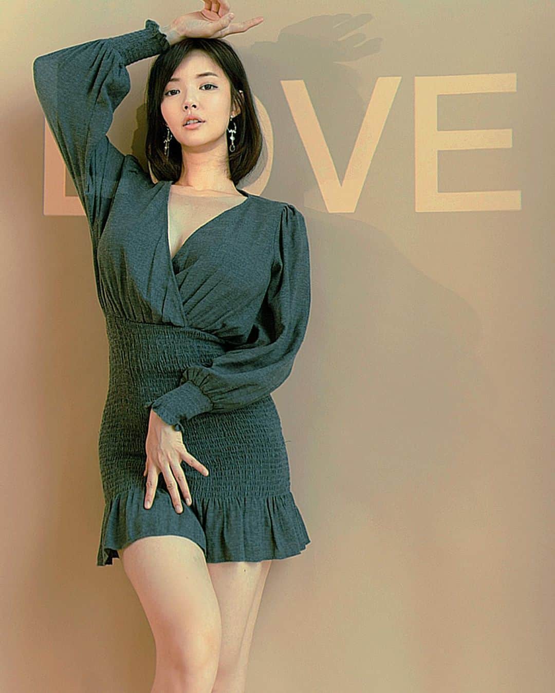 YingTzeさんのインスタグラム写真 - (YingTzeInstagram)「LOVE ❤️  _ 📸 @pressthebutton.tv  #blessed #casualstyle #girlwithshorthair」1月18日 13時02分 - yingtze