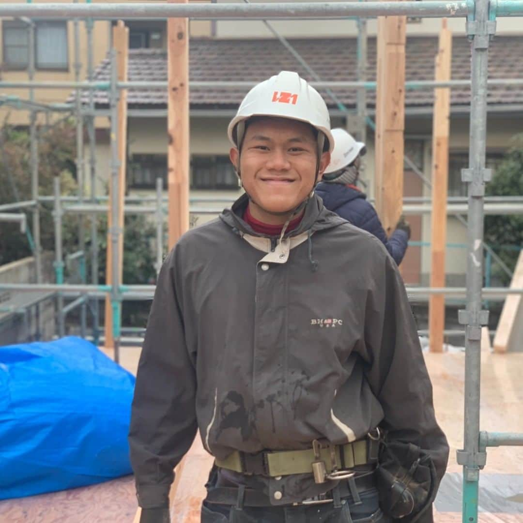 ハゼモト建設株式会社のインスタグラム：「今日から足立の家の建前作業です。  ＊＊＊＊＊＊＊＊＊＊＊ 「目先のデザインだけではない、家族の安心安全をもたらす堅実設計」 「ヒアリング重視」 「長い目でのコスパ重視」 が『価格と性能を両方まじめに考える工務店』ハゼモト建設の特徴です。  北九州の注文住宅についてお客様とのふれあいの様子はホームページにてご案内しています。 https://hazemoto-k.co.jp/ ＊＊＊＊＊＊＊＊＊＊＊  #注文住宅北九州 #新築北九州 #工務店北九州 #リフォーム北九州 #リノベーション北九州 #物件情報北九州 #土地探し北九州 #ローコスト住宅北九州 #老舗北九州 #現場見学会北九州 #構造見学会北九州 #コロナ対策北九州 #zoom北九州 #ZEH北九州 #見学会北九州 #新築北九州 #ハゼモト建設北九州 #北九州市 #マイホーム北九州 #高性能住宅北九州 #住宅北九州 #木造住宅北九州 #子育て北九州」