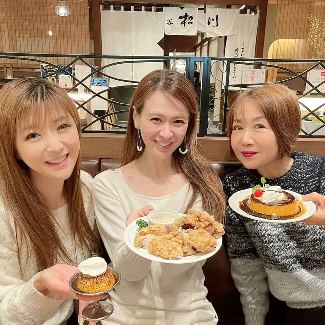 奈美悦子さんのインスタグラム写真 - (奈美悦子Instagram)「短い時間だけど久しぶりに皆んな元気で会えて良かった。#プリン#大好き #仲良し #友達 #久しぶり #皆んな元気 #短い時間だったけど楽しかった #またね」1月18日 14時05分 - nami.etsuko