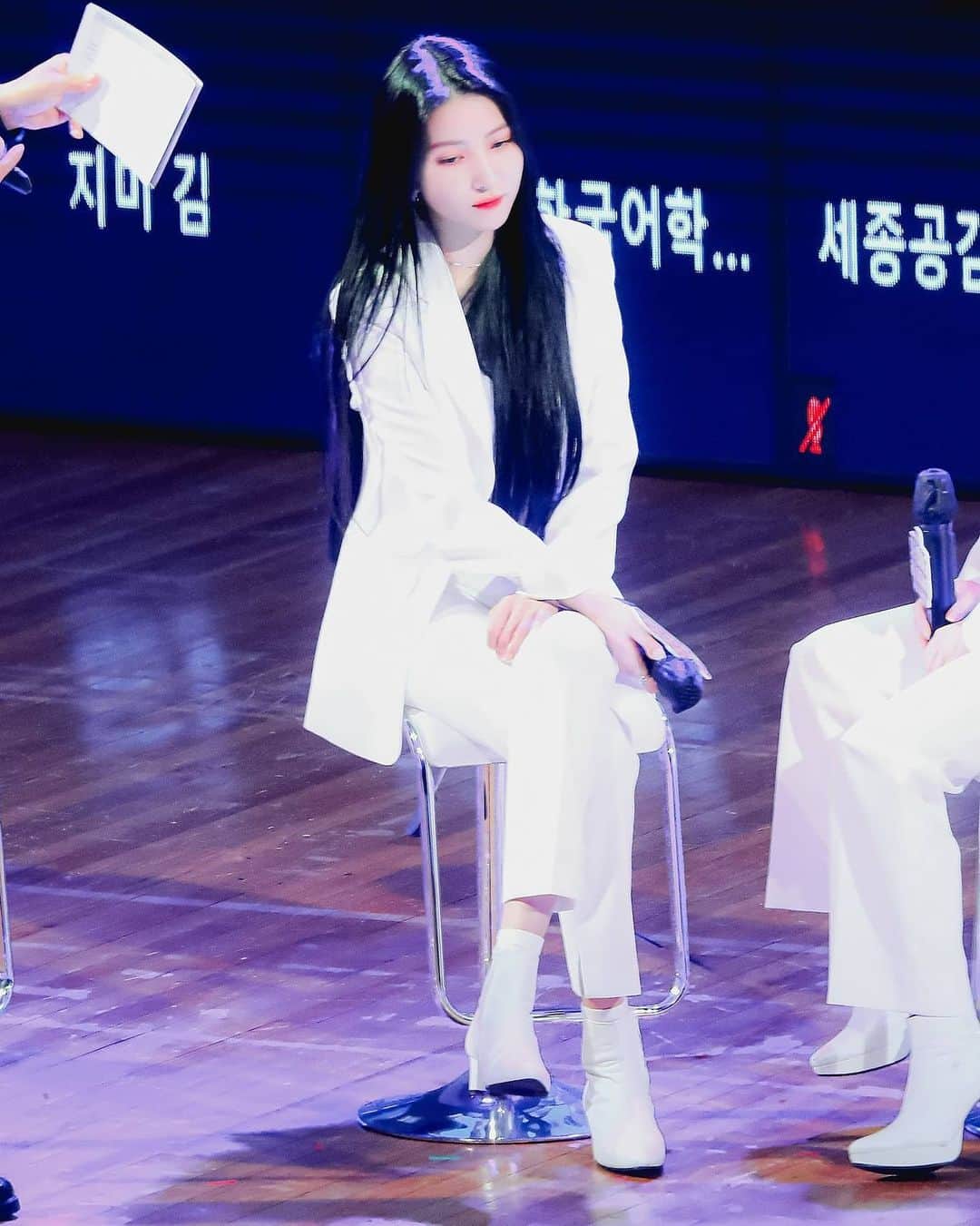 ソウォンのインスタグラム：「210116 ; Sejong Cyber University Empathy Odyssey #여자친구 #소원 #GFRIEND #SOWON — ©sark」