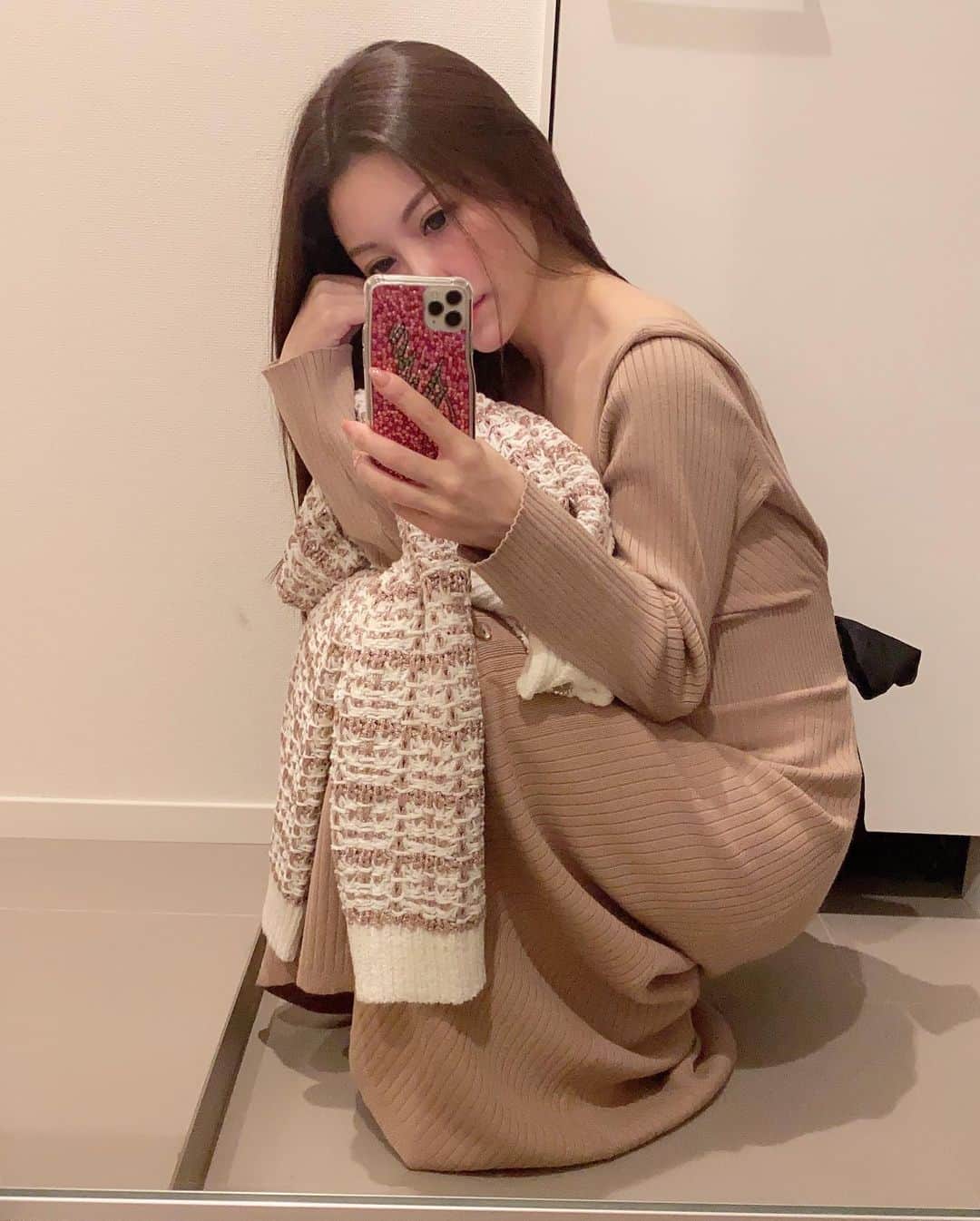 美沙さんのインスタグラム写真 - (美沙Instagram)「かーわーいーいー🥺💓 後ろのリボン🎀 そして背中ガッツリあいてる🙈 . 久々めっちゃドツボ〜😍💓 春になったらワンピースだけで着よっと🌸 . @belinda_official_world . #belinda #ベリンダ #ONEPIECE #ワンピース #👗 #リボン #🎀 #デートコーデ #ワンピース好きな人と繋がりたい #お洋服好きな人と繋がりたい」1月18日 14時37分 - misa0623r