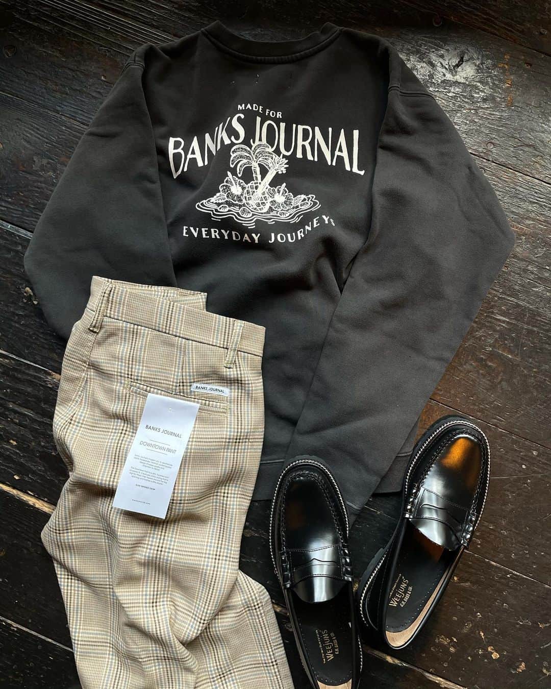 PORT of CALL Cafe&Store Tokyoのインスタグラム：「#pocdstyle @banksjournal  👕 Fruits 👖Downtown Check 👞 @ghbass  スプリングアイテムが多数入荷しました🌸🕺 定番の ＠banksjournalコーデ シンプルなトレーナーからは"チェック、柄物をイン" 是非、店頭にてチェック!! Stocked @poc_daikanyama #banksjournal #banks #new #spring #portofcall #portofcalldaikanyama #cafeandstore」