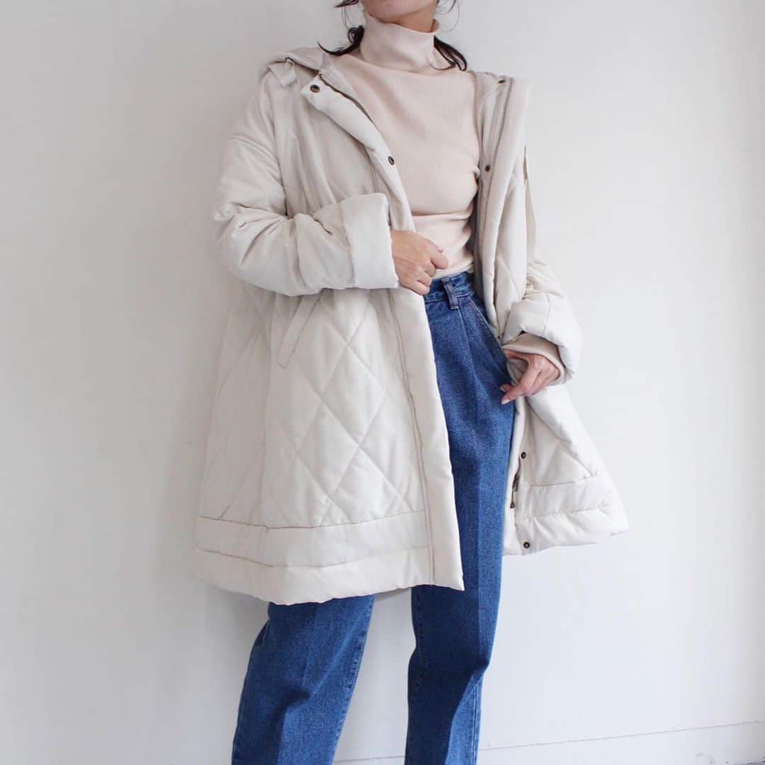 Mode Robeさんのインスタグラム写真 - (Mode RobeInstagram)「* * hot item...✔︎ * Aラインキルティングコート 【mr5221】  ivory * * * *  cafe accountはこちら⬇︎ @mode_robe_cafe #MODEROBE #MODEROBE堀江店」1月18日 14時50分 - mode_robe_official