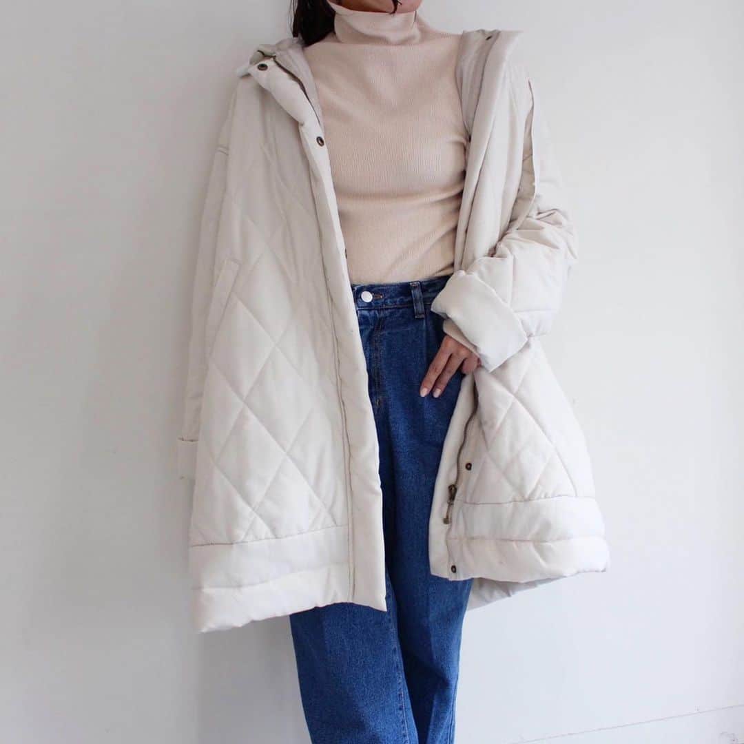 Mode Robeさんのインスタグラム写真 - (Mode RobeInstagram)「* * hot item...✔︎ * Aラインキルティングコート 【mr5221】  ivory * * * *  cafe accountはこちら⬇︎ @mode_robe_cafe #MODEROBE #MODEROBE堀江店」1月18日 14時50分 - mode_robe_official