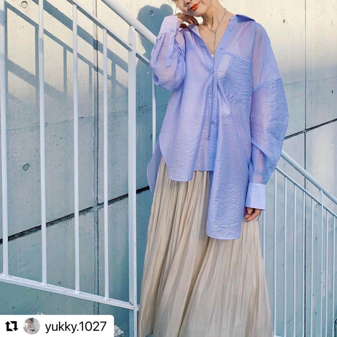 のインスタグラム：「#Repost @yukky.1027 ・・・ ・ 前回着用のシアービッグシャツの色違い☺︎  Webにて先行予約スタートしているので 是非チェックしてみてください☻  #vis_jp」