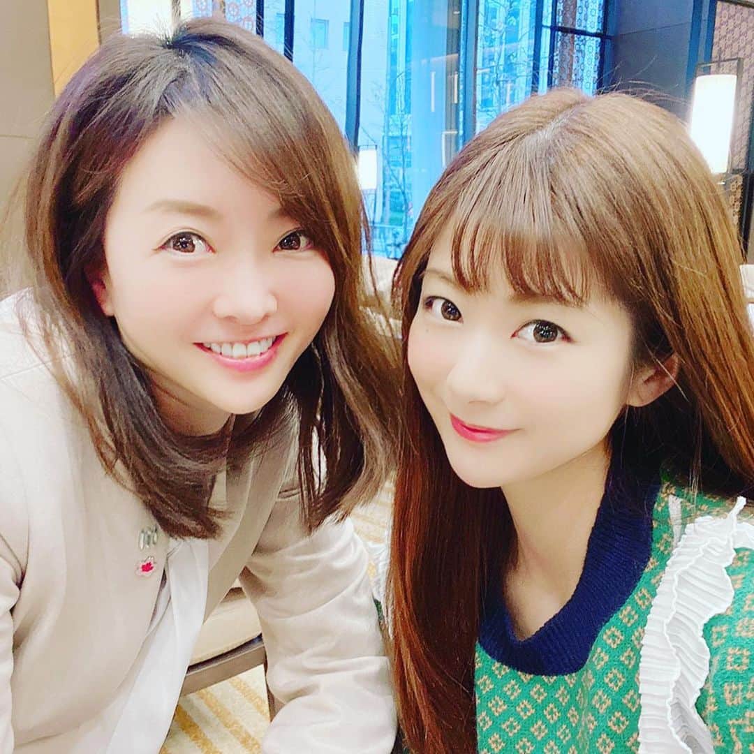 高村凛のインスタグラム：「あやかちゃんと打ち合わせ❤️✨  いつも楽しい時間🥰✨💕  ガールズトークに花が咲く🌸  @ayakakojima1006   #meeting #打ち合わせ #ガールズトーク」