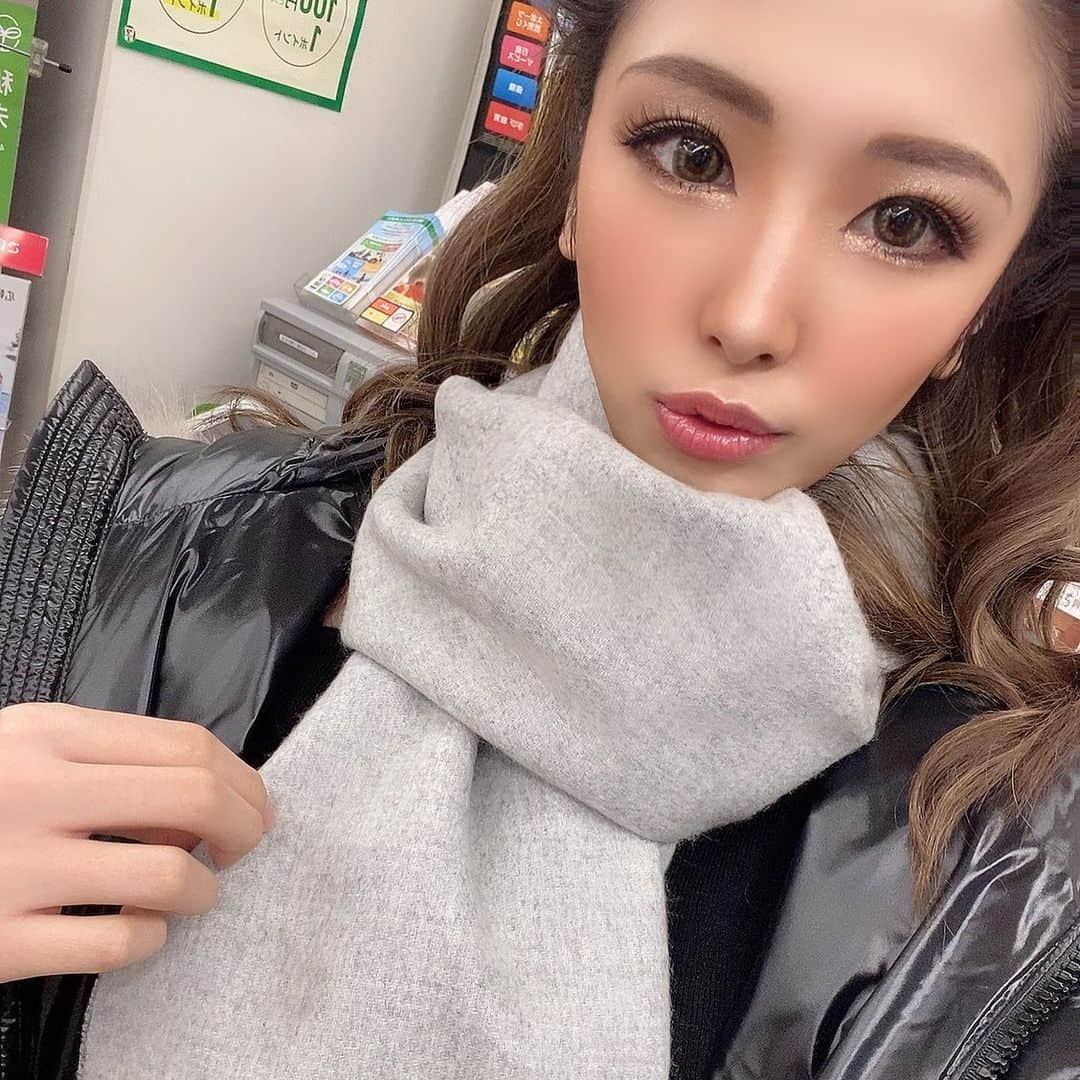 藤咲ひなたのインスタグラム：「おはようございます❤️  本日9時出勤でーす！ 連絡ください🥺✨✨✨  P&J 札幌市中央区南４条西３丁目 N-プレイスビル 5F 011-518-1444 💋藤咲ひなた💋」