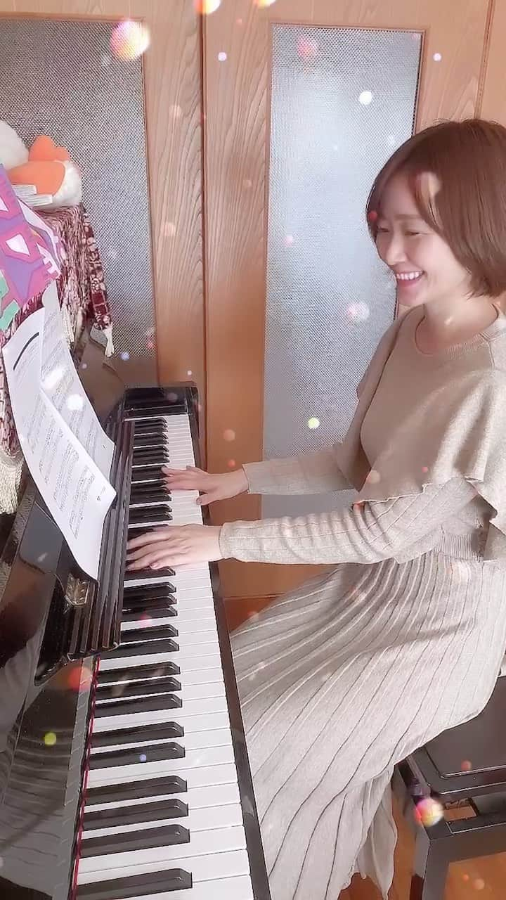 上妻未来のインスタグラム：「たまにはピアノ弾いてみた😜🎹❤️ #dynamite #dynamitepiano #piano #pianogram #bts」