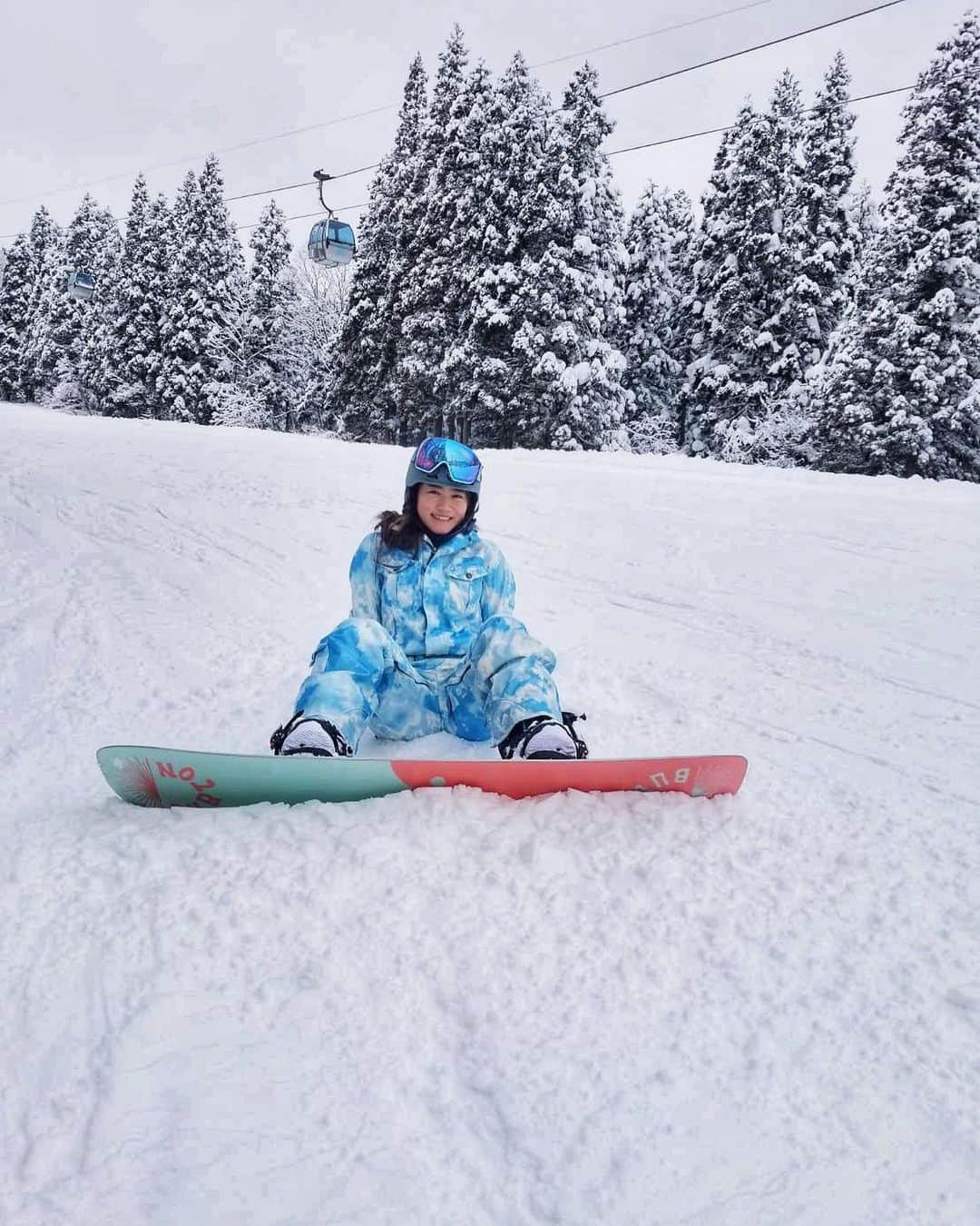 大野南香さんのインスタグラム写真 - (大野南香Instagram)「* Snowboard practices are going very well. Snow this season is so fluffy and fresh that I was not too scared to fall down.   #everydayhappy ︎︎﻿ ︎︎﻿☺︎︎﻿ #snowboard  #snowboarding」1月18日 15時26分 - minaka_official