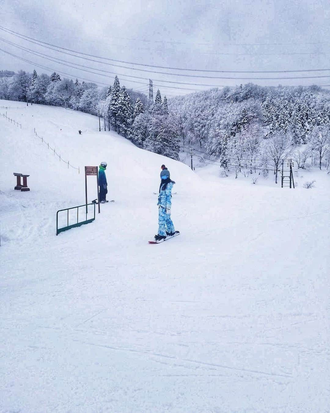 大野南香さんのインスタグラム写真 - (大野南香Instagram)「* Snowboard practices are going very well. Snow this season is so fluffy and fresh that I was not too scared to fall down.   #everydayhappy ︎︎﻿ ︎︎﻿☺︎︎﻿ #snowboard  #snowboarding」1月18日 15時26分 - minaka_official