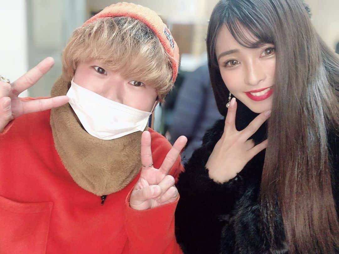 Fujikoさんのインスタグラム写真 - (FujikoInstagram)「昨日のオフショット😊  1枚目　TAROOさん 2枚目　シュガーズのいわじさん 3枚目　シュガーズのパンくん  みんな素敵なアーティスト👏🥺  #Fujiko#キャラメルパッキング#シュガーズ#関西#アーティスト」1月18日 15時36分 - fujikochan1023
