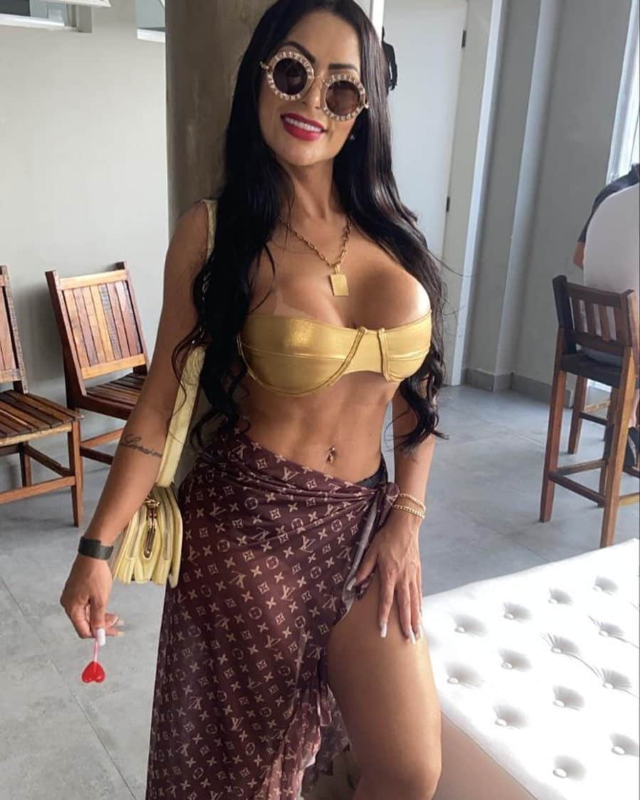 エレン・サンタナのインスタグラム：「Moça ... 💓 “Você não precisa provar nada pra ninguém. Quem conhece seu coração ❤️Sente tua verdade. “」