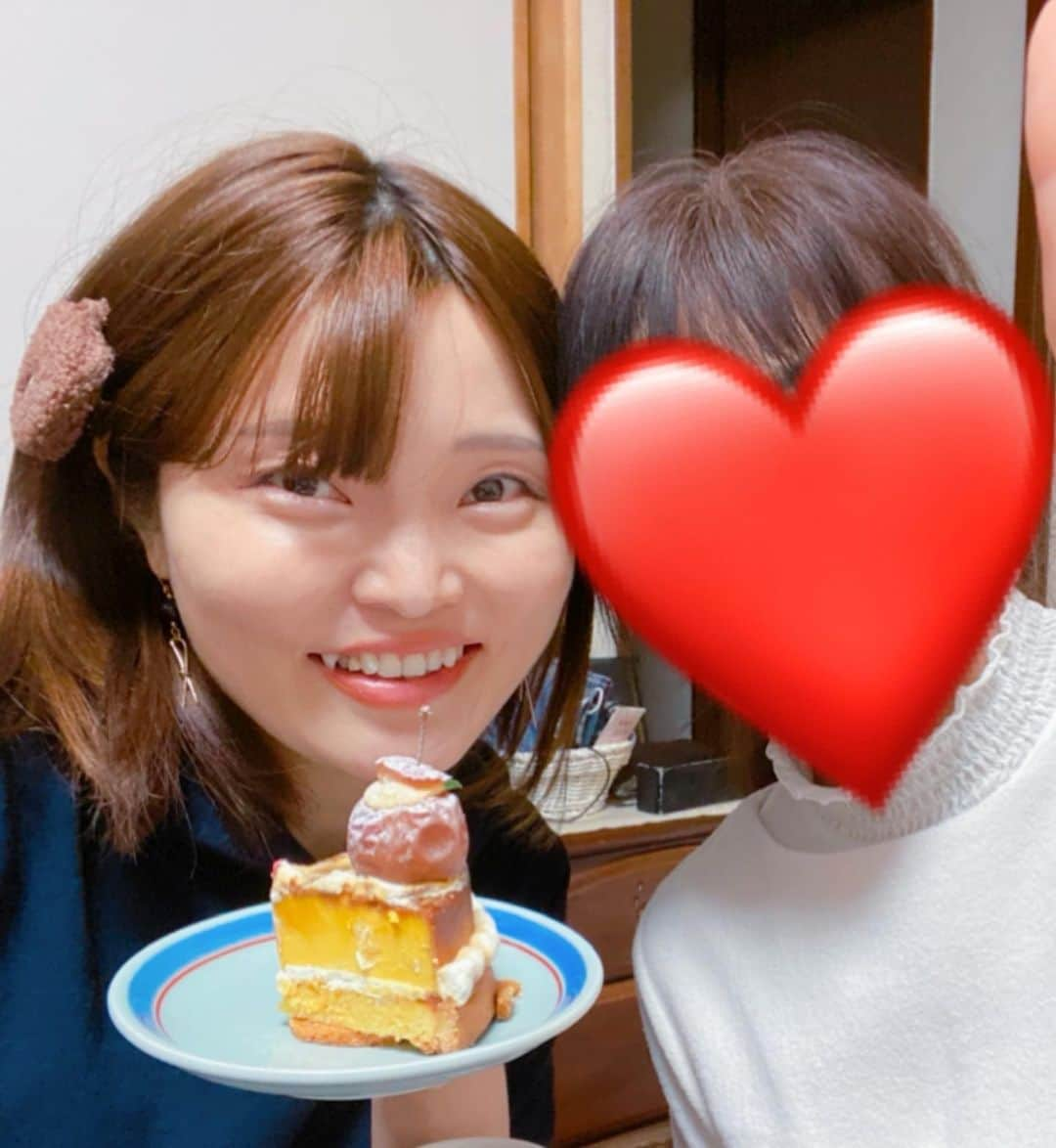 とぎもちさんのインスタグラム写真 - (とぎもちInstagram)「.﻿ 【香川 카가와】﻿ ﻿ 安産祈願のお祝いケーキ🤰💕﻿ ﻿ 高松の仏生山にある﻿ 大好きなケーキ屋さんヒッコリーさん🍰💓﻿ ﻿ 色々と希望を聞いてくださり﻿ 毎回素敵なケーキ作ってくださります😍﻿ ﻿ ここのケーキ本当に人気で﻿ 店頭のケーキも﻿ あっという間に売り切れちゃうので﻿ いつも予約して取りに行きます！﻿ ﻿ どれ食べてもすごく美味しいので﻿ 最近しょっちゅう買いに行ってます😂💓﻿ .﻿ #ヒッコリー #hiccoly #仏生山 #高松 #香川 #日本 #仏生山カフェ #仏生山ケーキ屋 #高松ケーキ #高松ケーキ屋 #安産祈願 #戌の日 #히꼬리 #다카마쓰 #카가와 #일본 #다카마쓰맛집 #다카마쓰빵집  #먹스타그램 #토기모치 #とぎもちkorea #とぎもち #とぎもちヒッコリー #とぎもち安産祈願」1月18日 15時50分 - togistagram