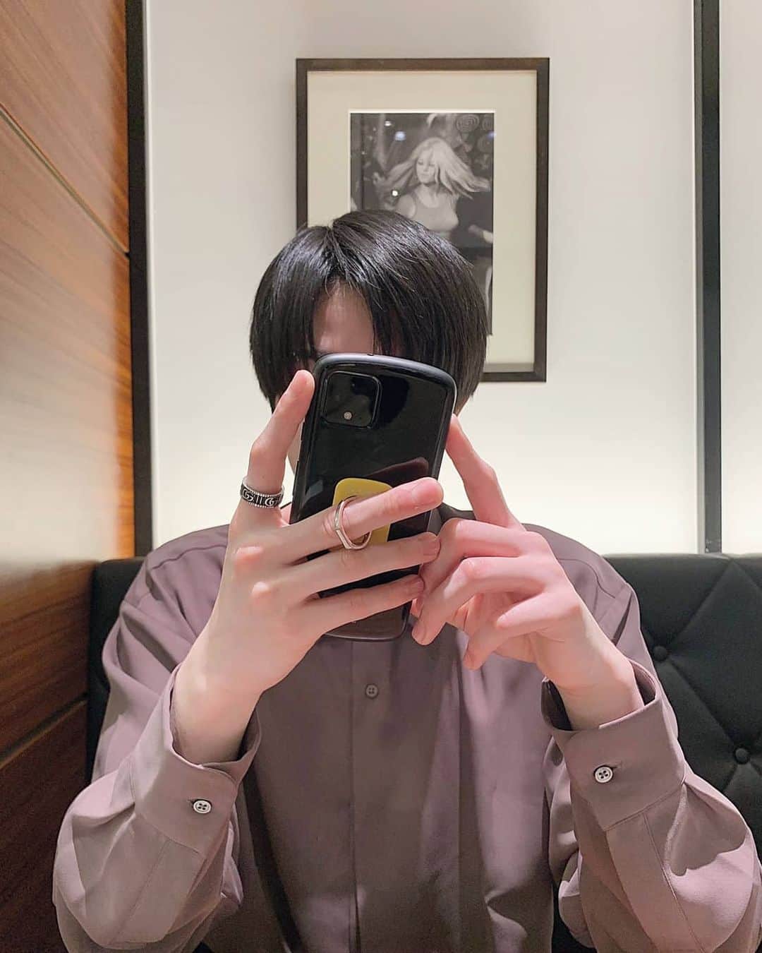 外山将平のインスタグラム：「この時の髪型が好評で嬉しいです^_^ 消毒しすぎの乾燥でささくれが…笑 良いハンドクリームありますか??  #こんにちは#俳優#外山将平#fashion#今日の外山#写真#韓国#韓国ファッション#リヴァイ #緊急事態宣言前」