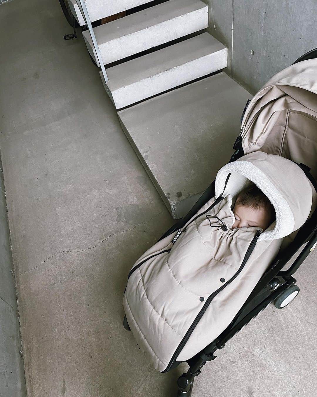 加藤澪さんのインスタグラム写真 - (加藤澪Instagram)「徒歩3分のスーパーに行って帰る頃には眠りについた人👶🏽」1月18日 16時03分 - miokato3306