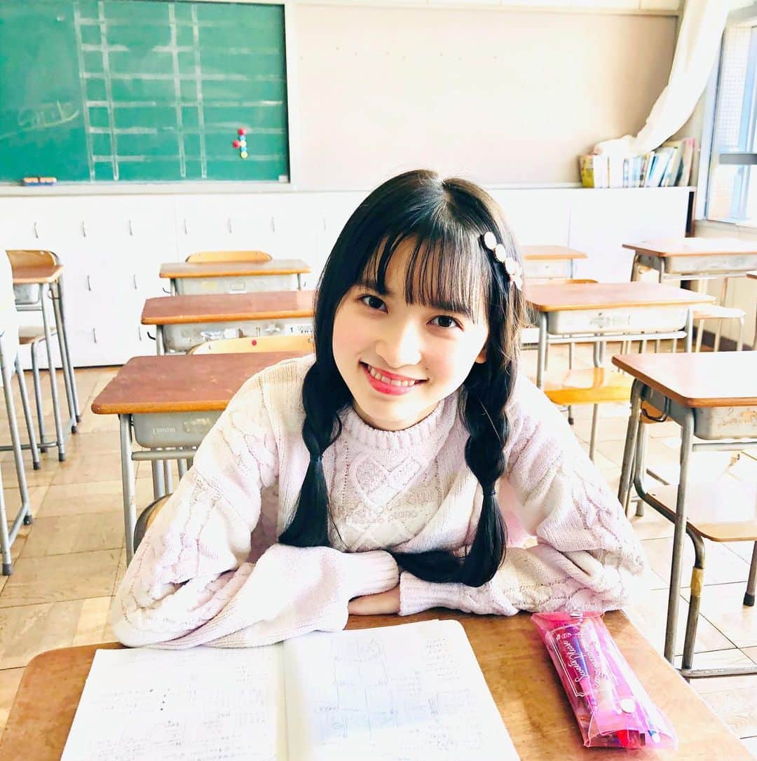 ニコ☆プチのインスタグラム：「📓✒︎ 日直のひやまさん👧🏻🤍  #桧山ありす」